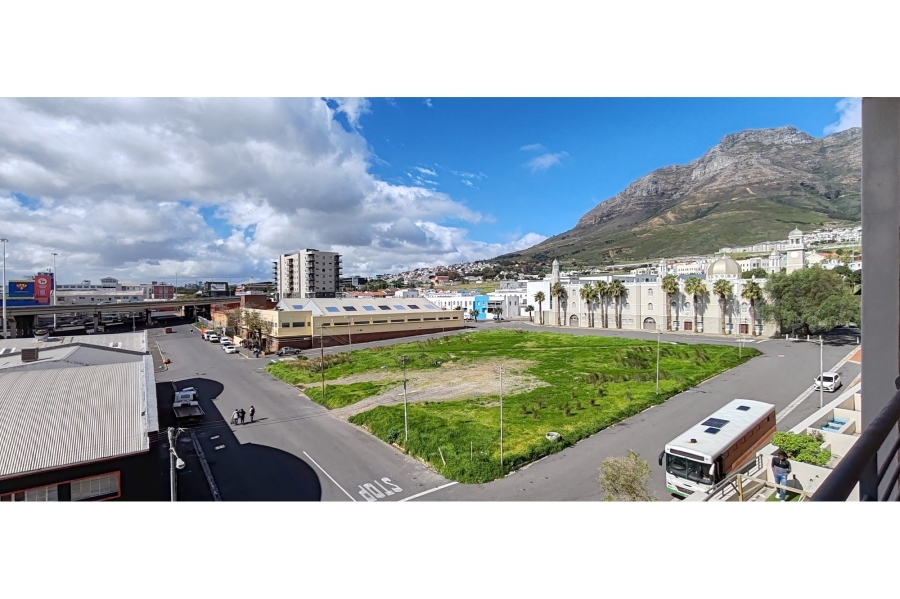 1 Bedroom Property for Sale in Zonnebloem Western Cape